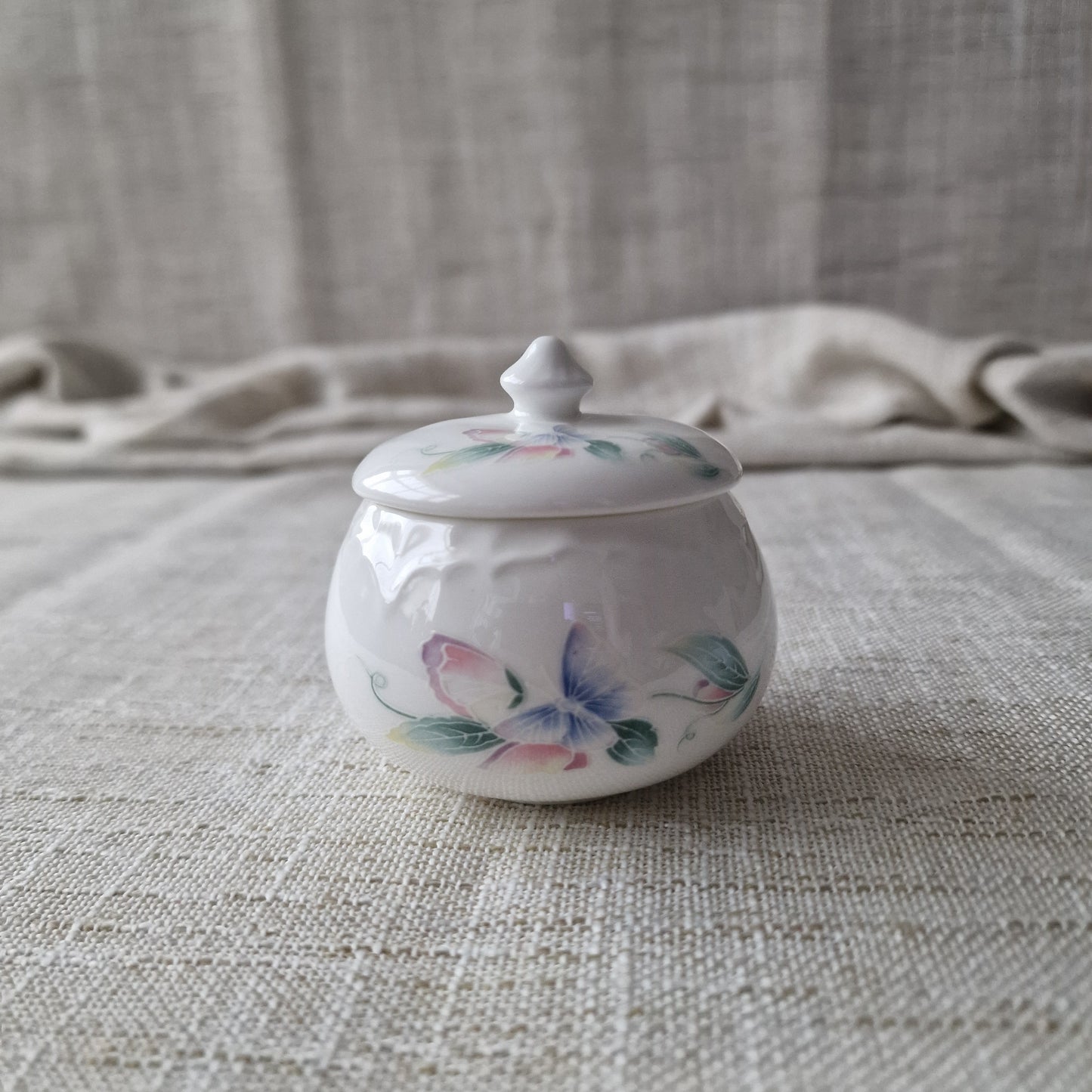 Aynsley Little Sweetheart Trinket Pot