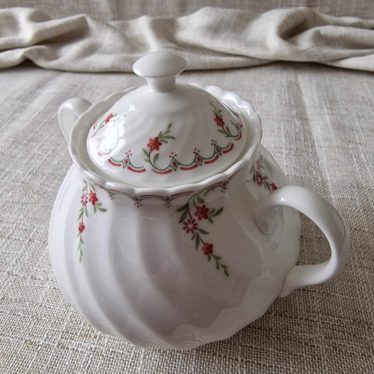 Vintage Wedgwood Pink Garland Sugar Pot