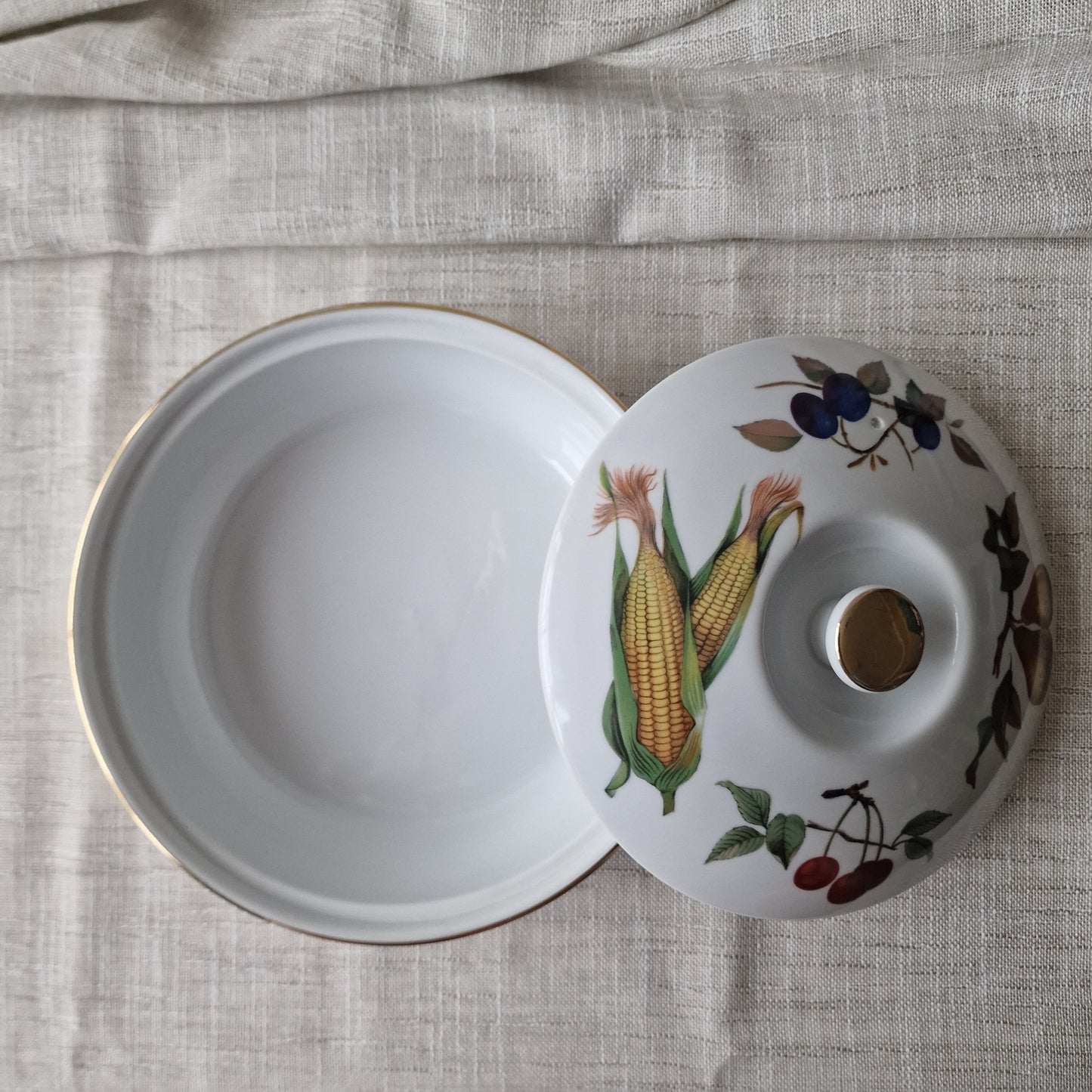 Royal Worcester Evesham Gold Fine Porcelain Casserole
