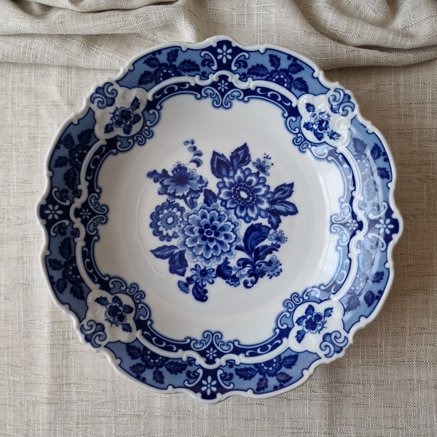 Large Wallendorf Echt Kobalt Porcelain Bowls
