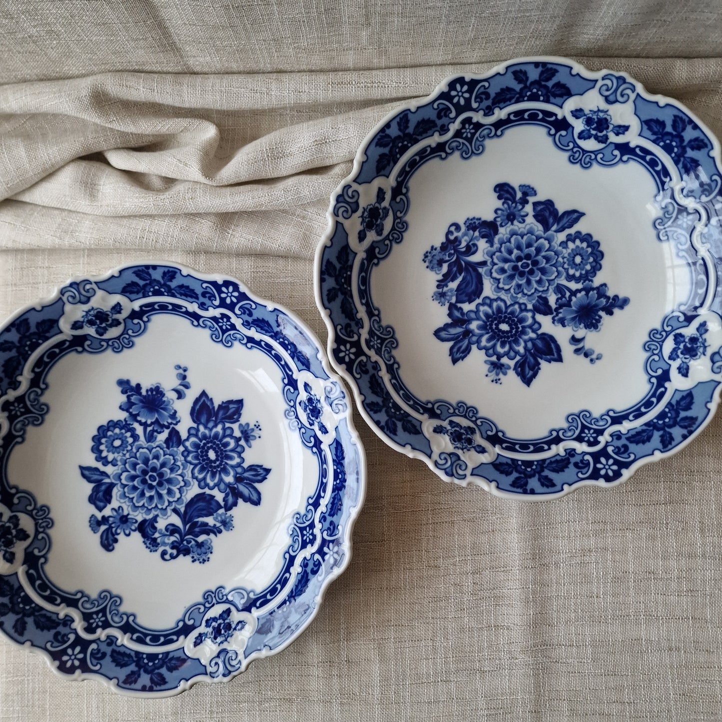 Large Wallendorf Echt Kobalt Porcelain Bowls