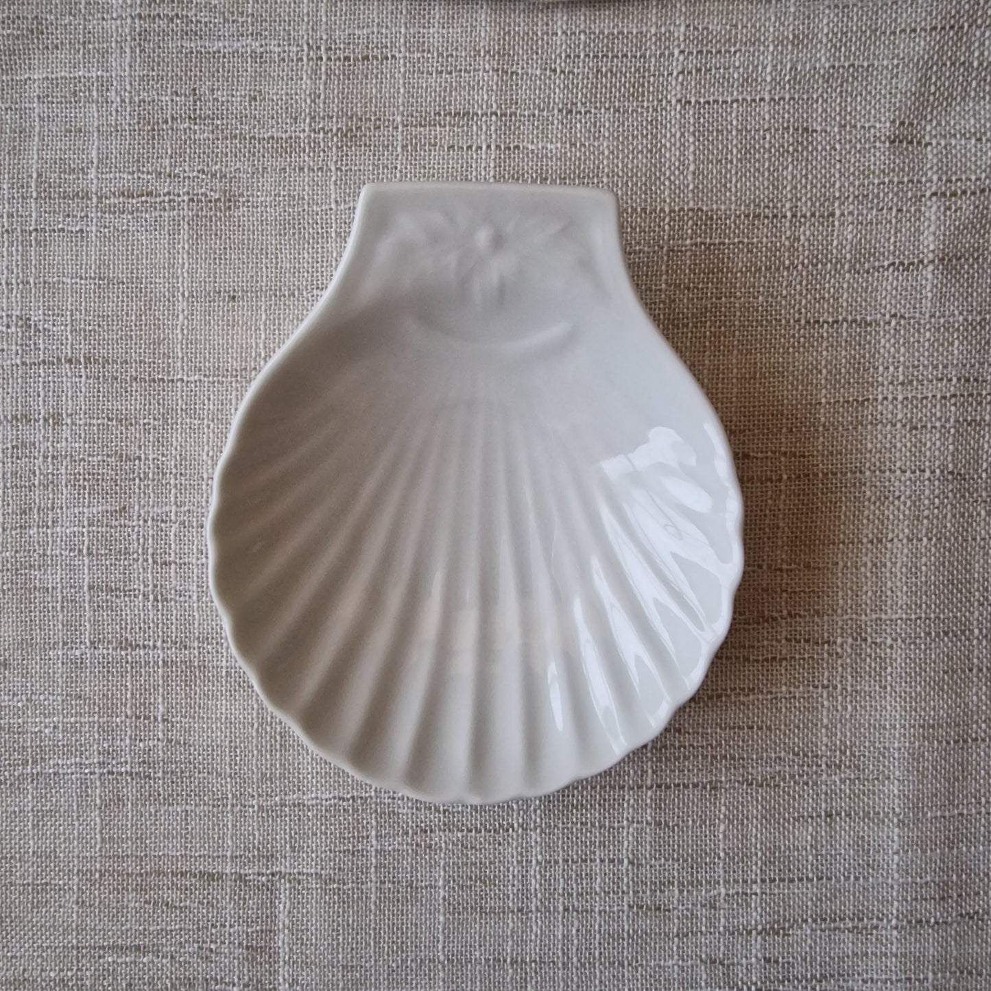 Apilco Scallop Shaped Dish