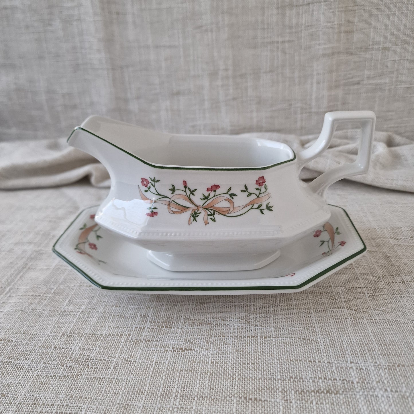 Eternal Beau Gravy Sets by Johnson Brothers
