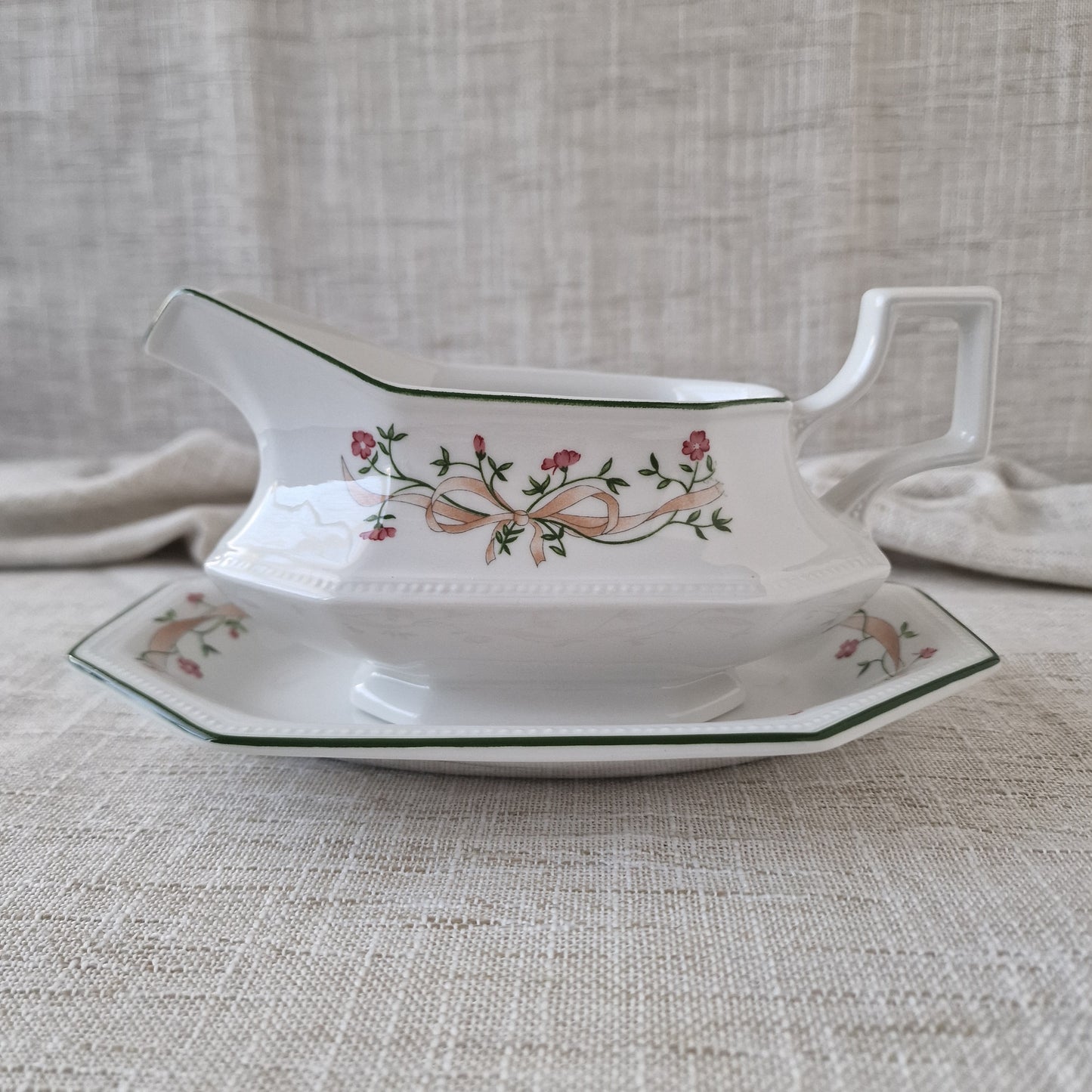 Eternal Beau Gravy Sets by Johnson Brothers