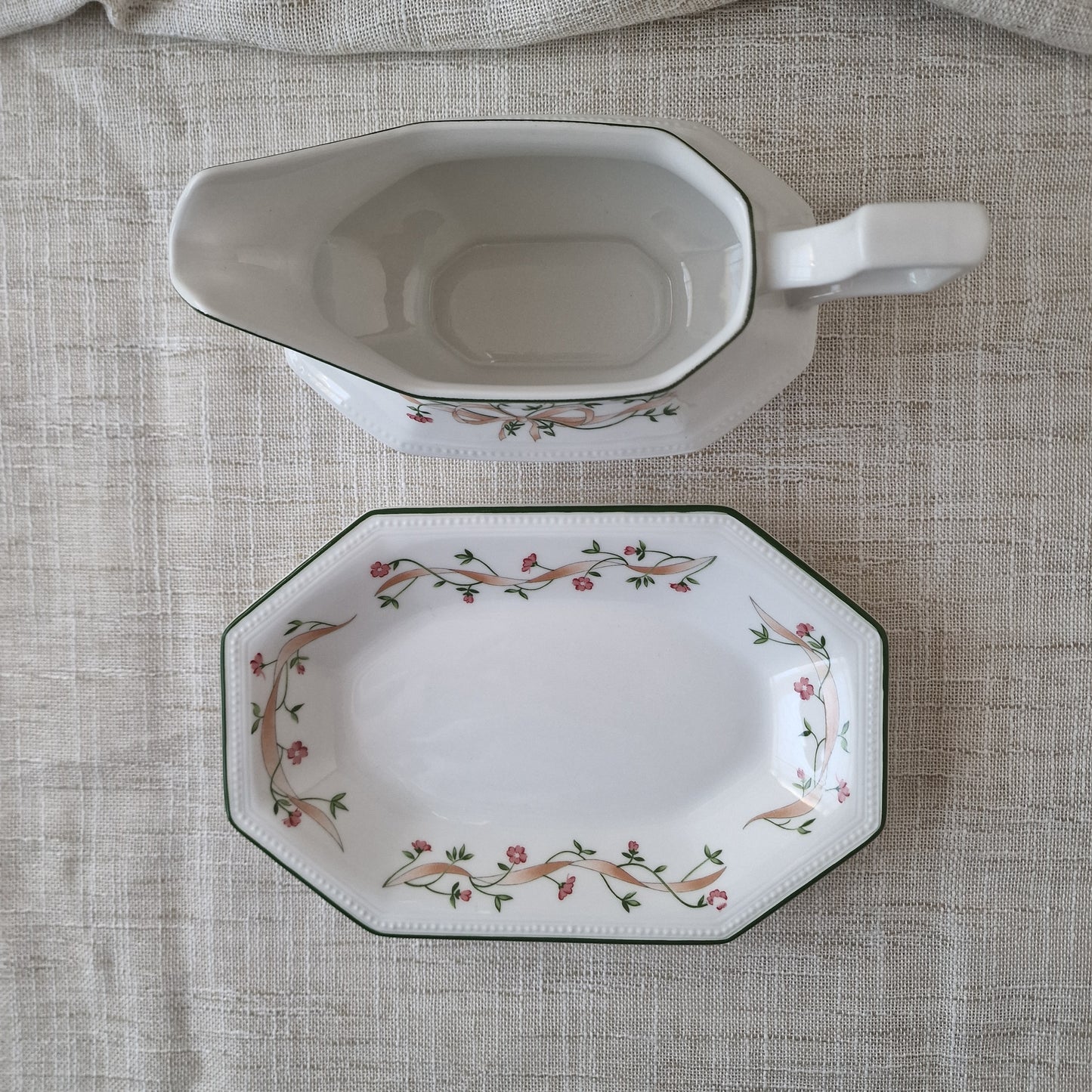 Eternal Beau Gravy Sets by Johnson Brothers