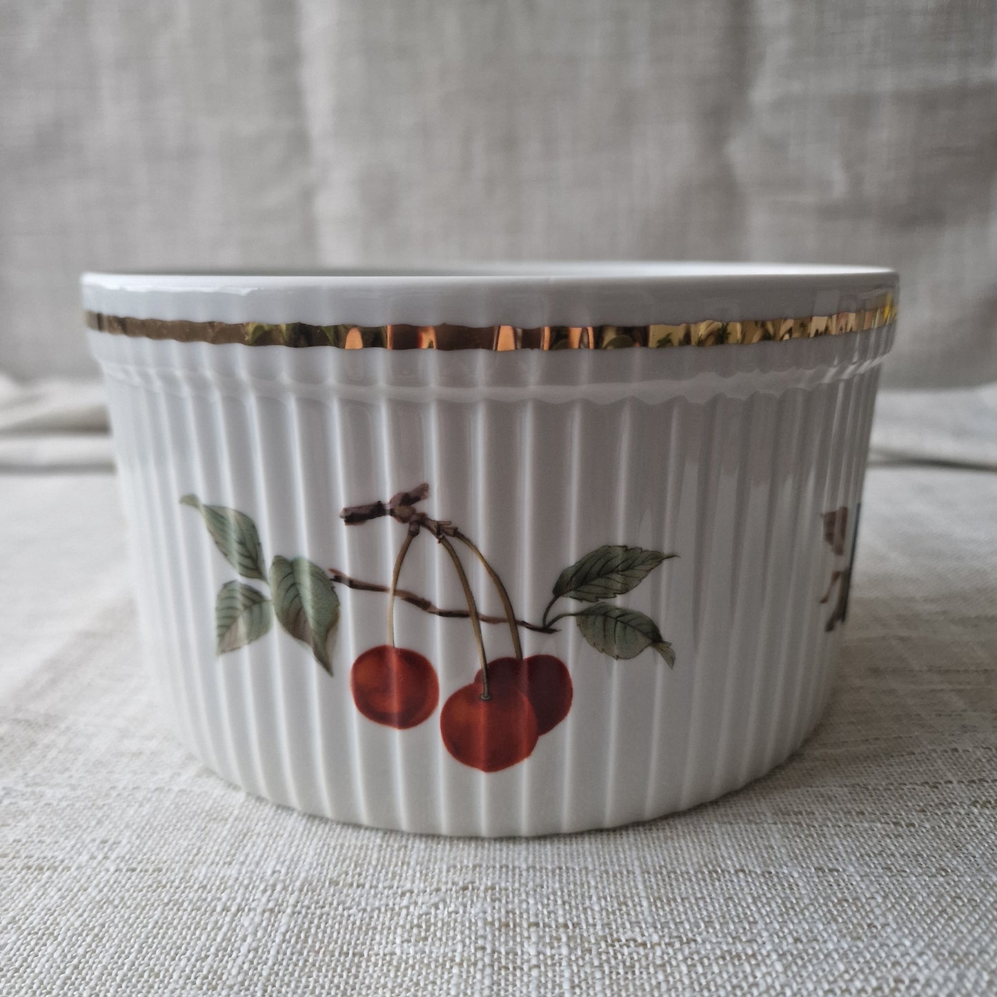 Royal Worcester Evesham Gold Fine Porcelain Souffle Dish