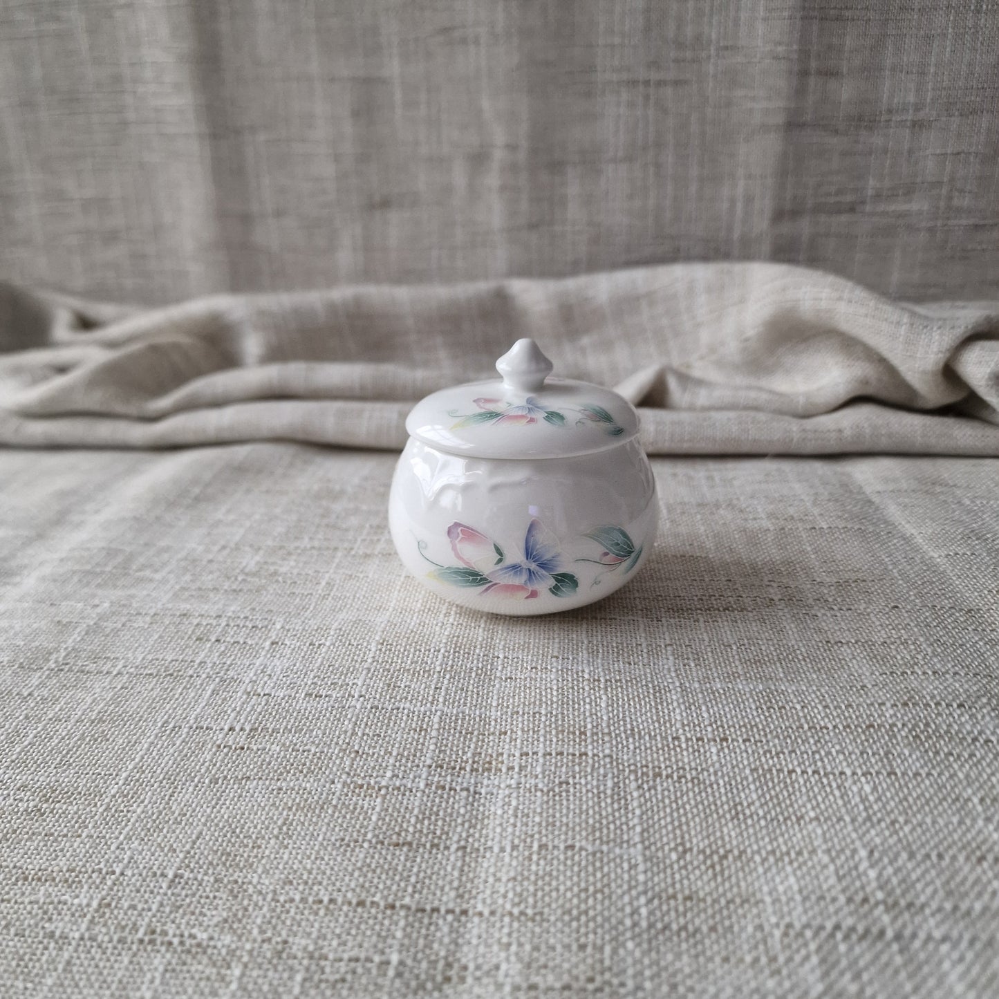 Aynsley Little Sweetheart Trinket Pot