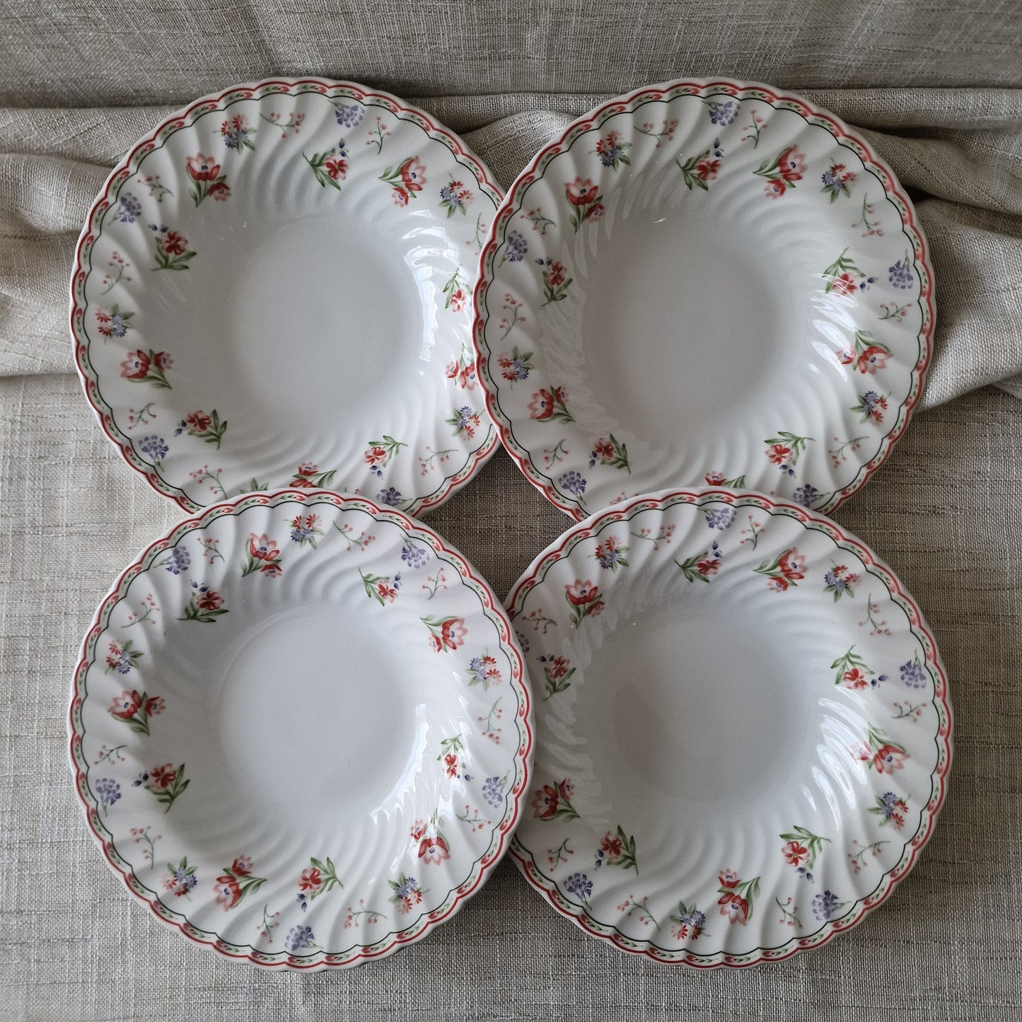 Charlotte Plate Set by Johnson Brothers