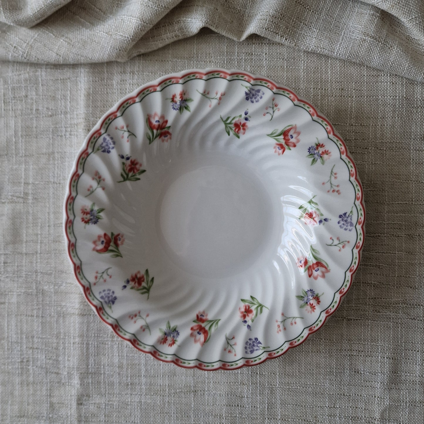 Charlotte Plate Set by Johnson Brothers